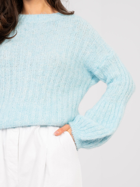 Pastelowy niebieski sweter oversize z okrągłym dekoltem