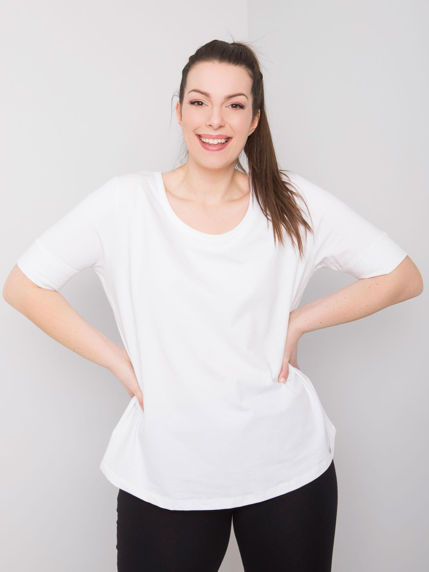 Bílý základní tričko plus size Missy.
