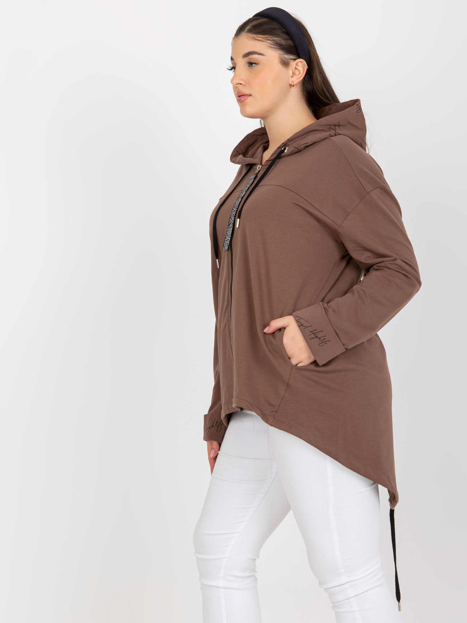 Brązowa rozpinana bluza plus size z kapturem i napisami