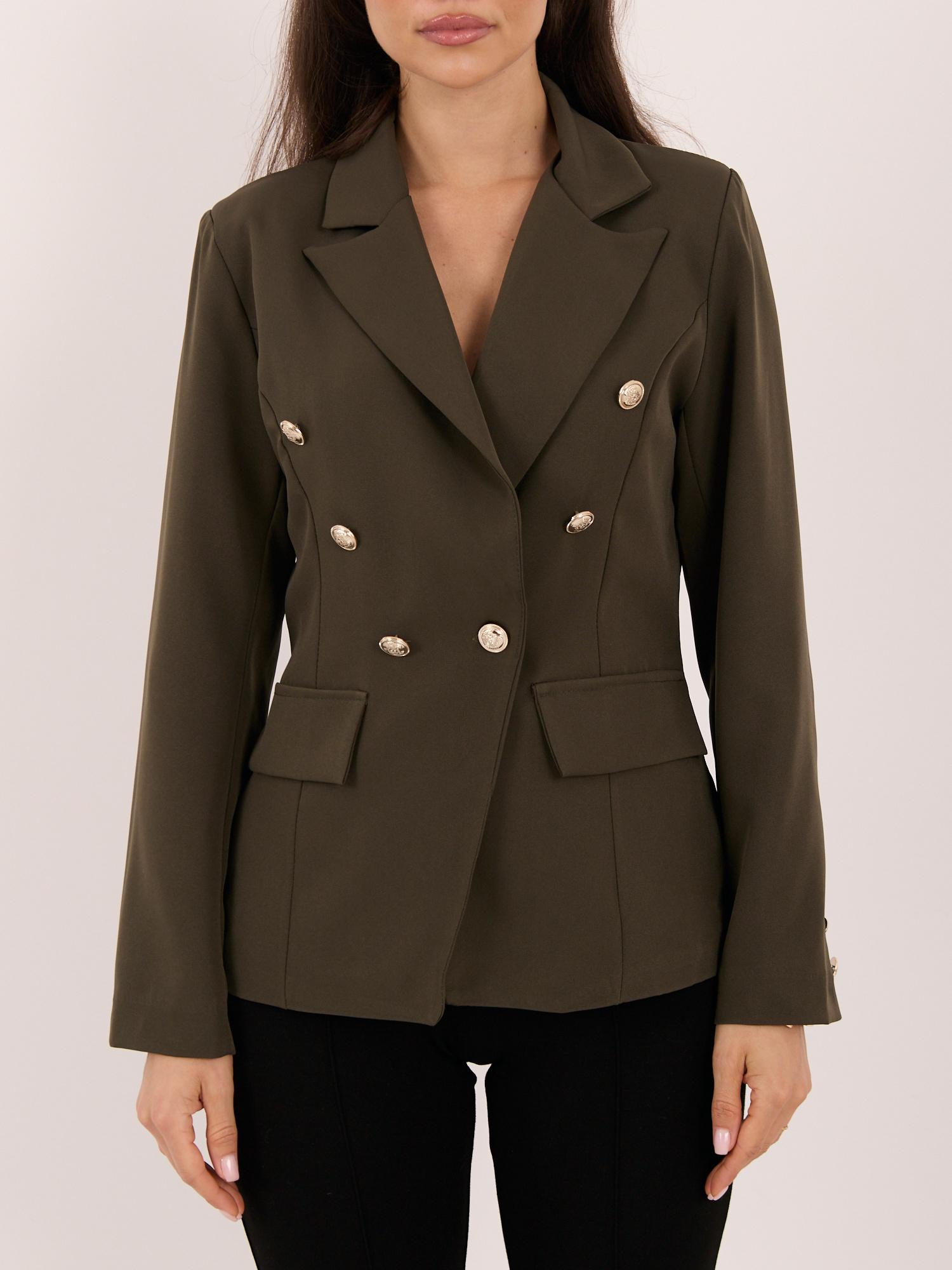 Hurt Khaki Jacke mit dekorativen Knöpfen OCH BELLA.