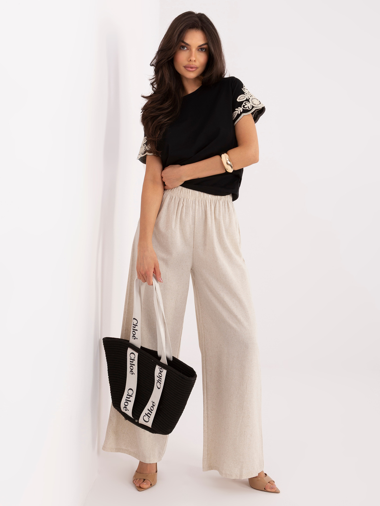 Czarna letnia bluzka boho z krótkim rękawem