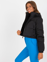 Hurtownia online Czarna krótka kurtka zimowa z kapturem