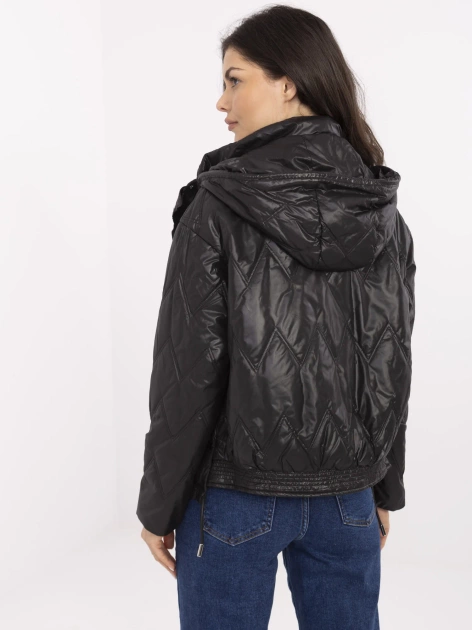 Czarna pikowana kurtka damska ze ściągaczem