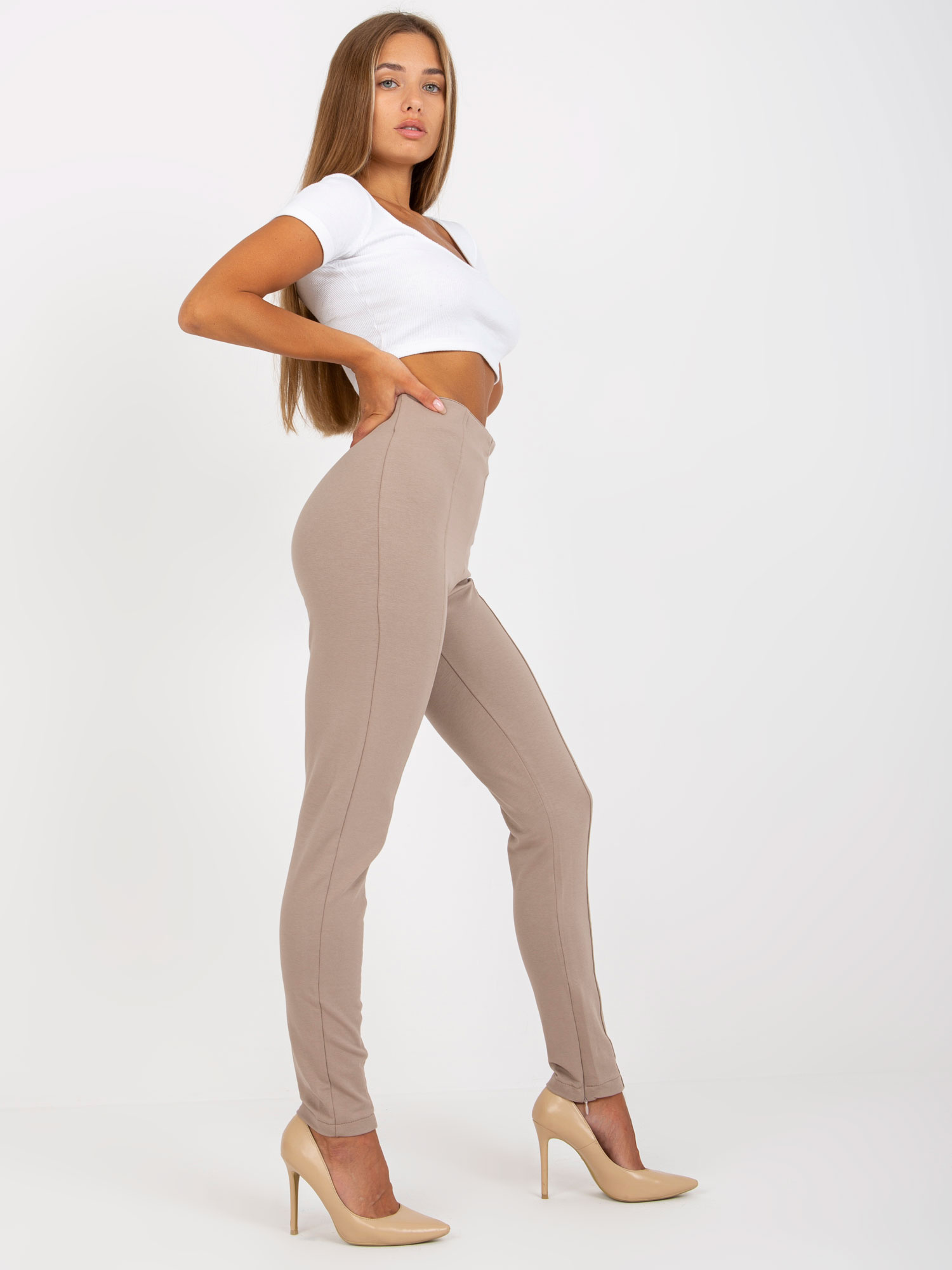 Hurtownia Ciemnobeżowe legginsy basic z suwakiem RUE PARIS 