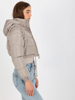 Hurtownia Ciemnobeżowa krótka kurtka zimowa 2w1 z kapturem 