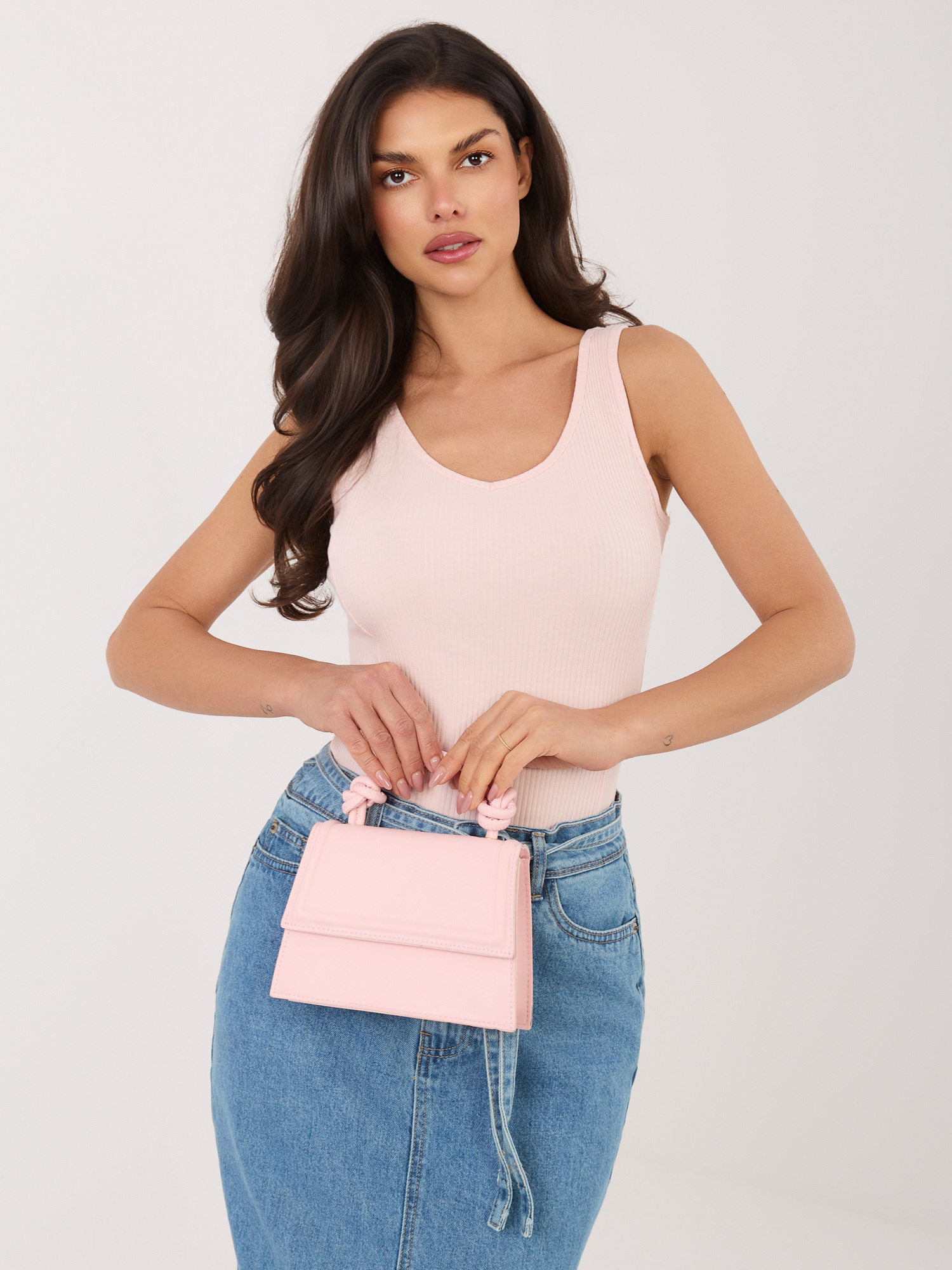 Jasnoróżowy prążkowany z dekoltem V RUE PARIS 