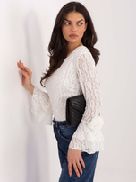 Ecru koronkowa bluzka z rozkloszowanymi rękawami 