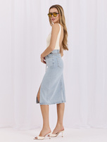 Svetlo modra jeans krilca z pasom.