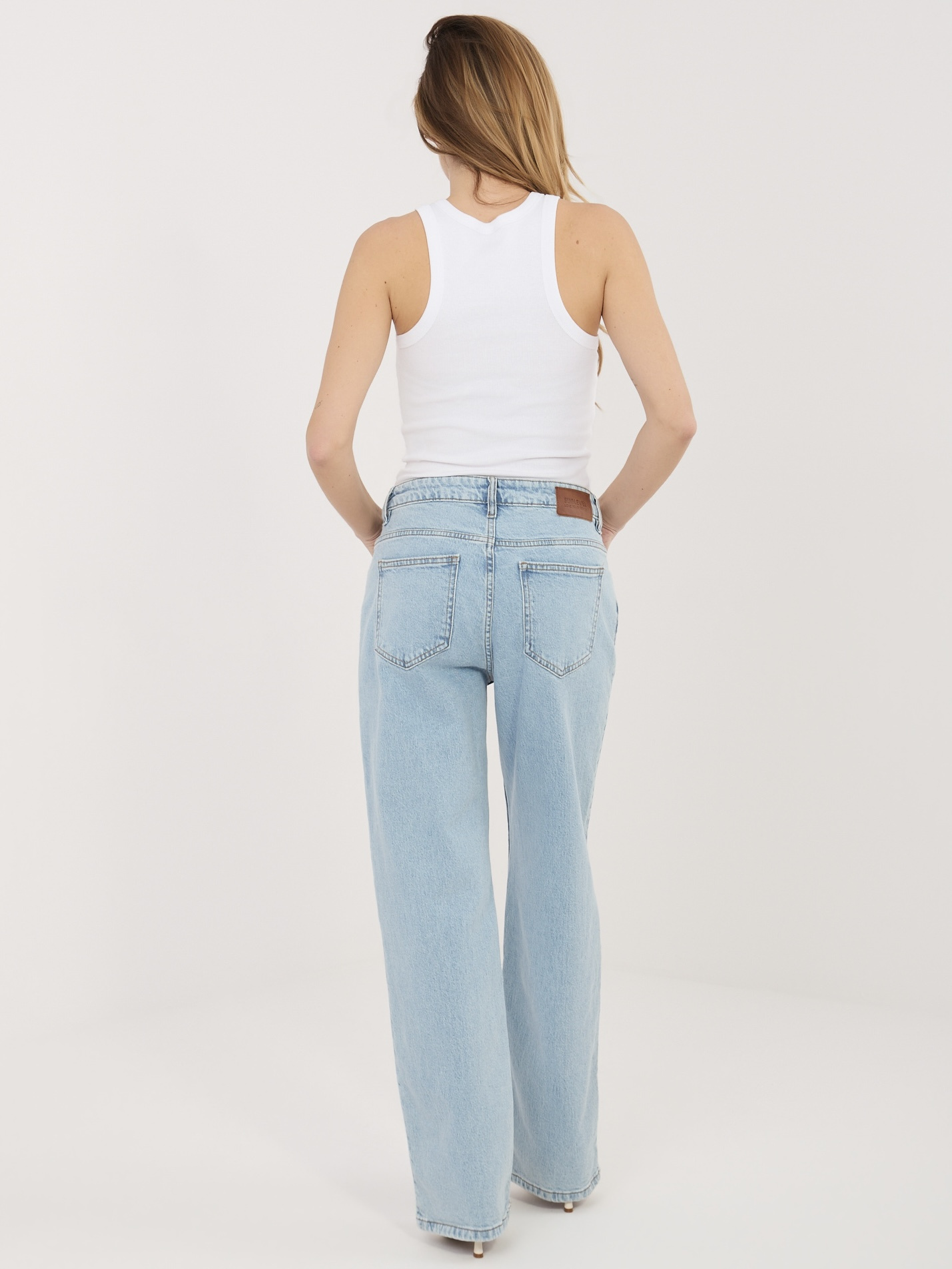 Jasnoniebieskie jeansy straight leg z lampasami SUBLEVEL 