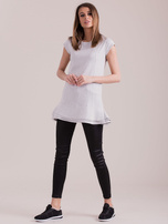 Jasnoszara tunika z warstwowymi falbanami