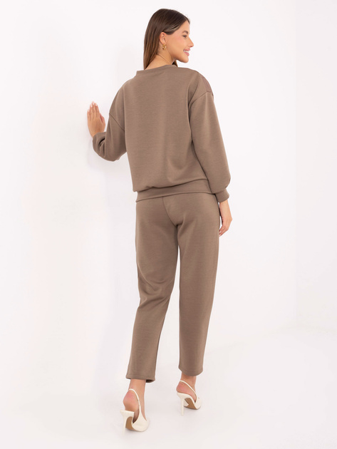 Jasnobrązowy casualowy komplet z odpinaną broszką