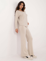 Jasnobeżowy casualowy komplet ze swetrem