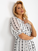 Hurt schwarz-weiße ausgestellte Kleid mit Rüsche.