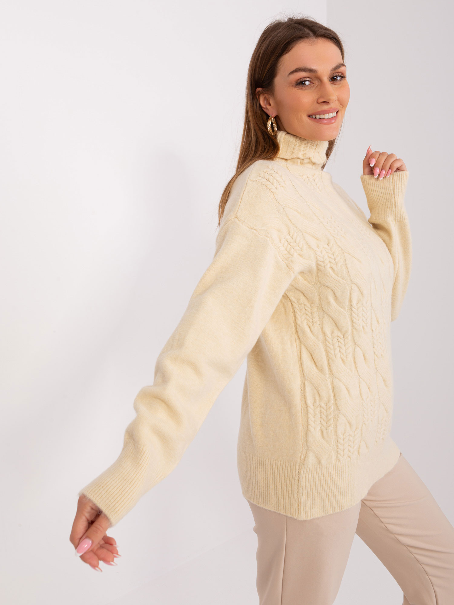 Sweter jasny beżowy