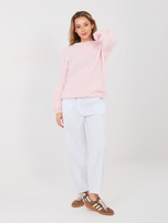 Pastelowy różowy sweter z bufiastymi rękawami 