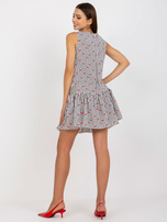 Biało-czarna sukienka z printami i falbaną 