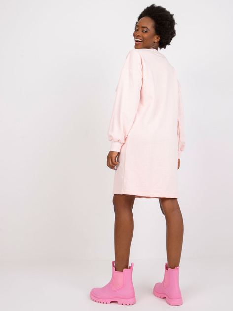 Jasnoróżowa sukienka z kieszeniami Carrara