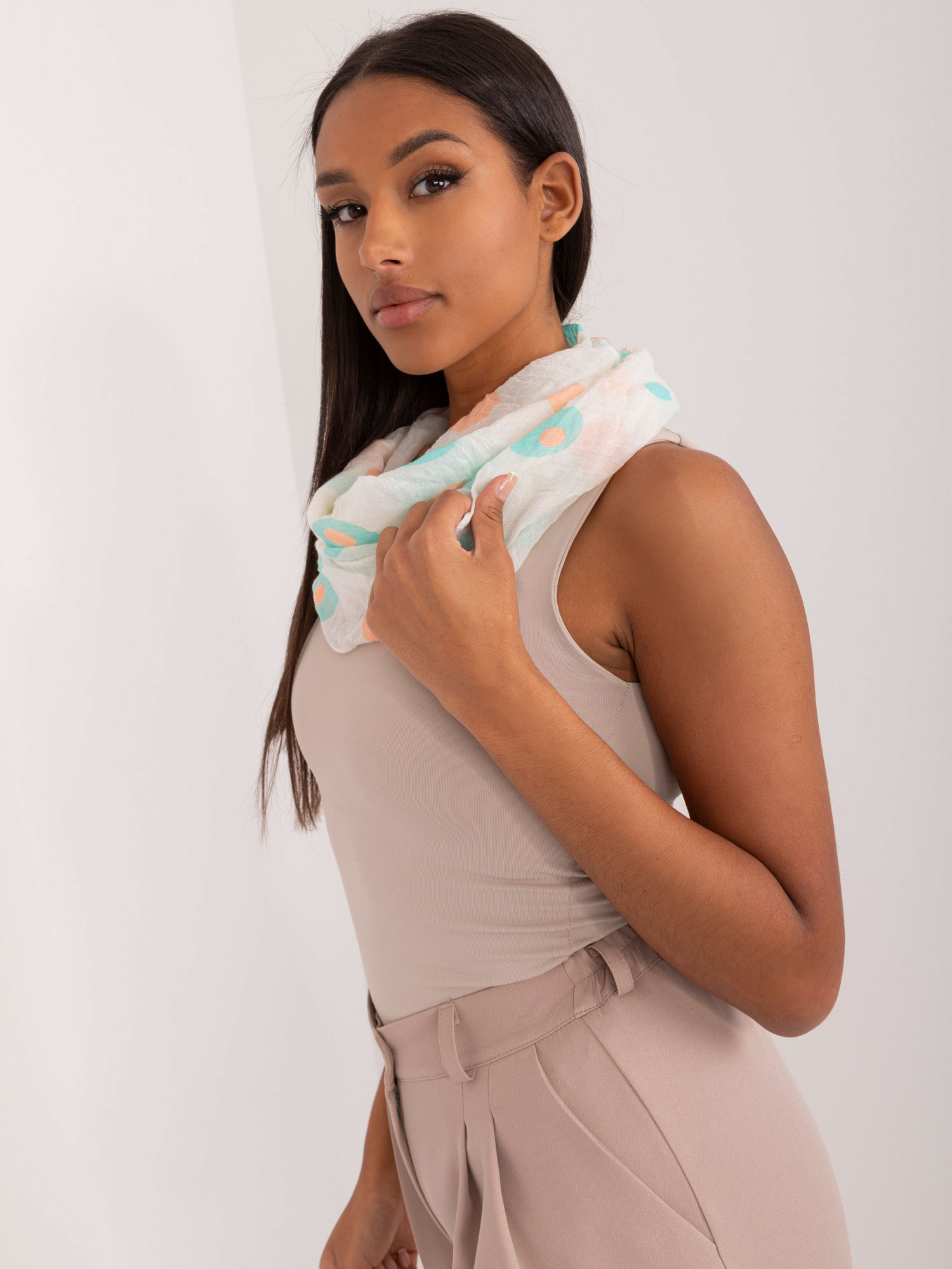 Hurt Ecru-orange women's scarf with viscose.