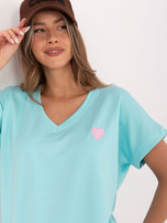 Miętowa damska bluzka z haftem w kształcie serca