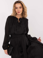 Czarna elegancka sukienka z wiązanym dekoltem RUE PARIS 