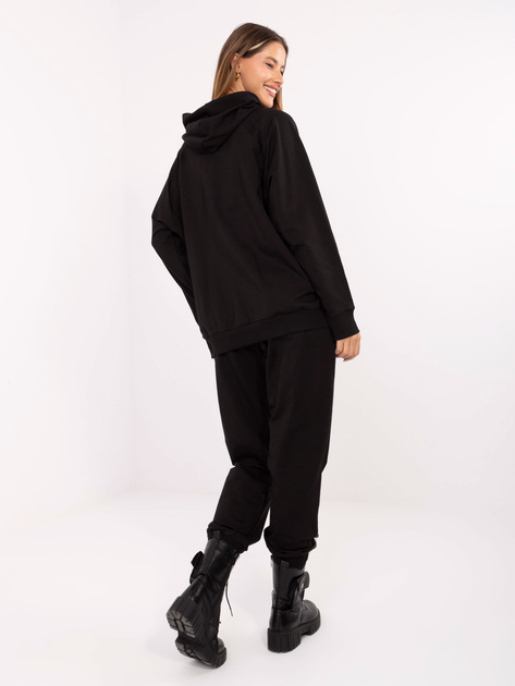 Czarny dresowy komplet ze spodniami