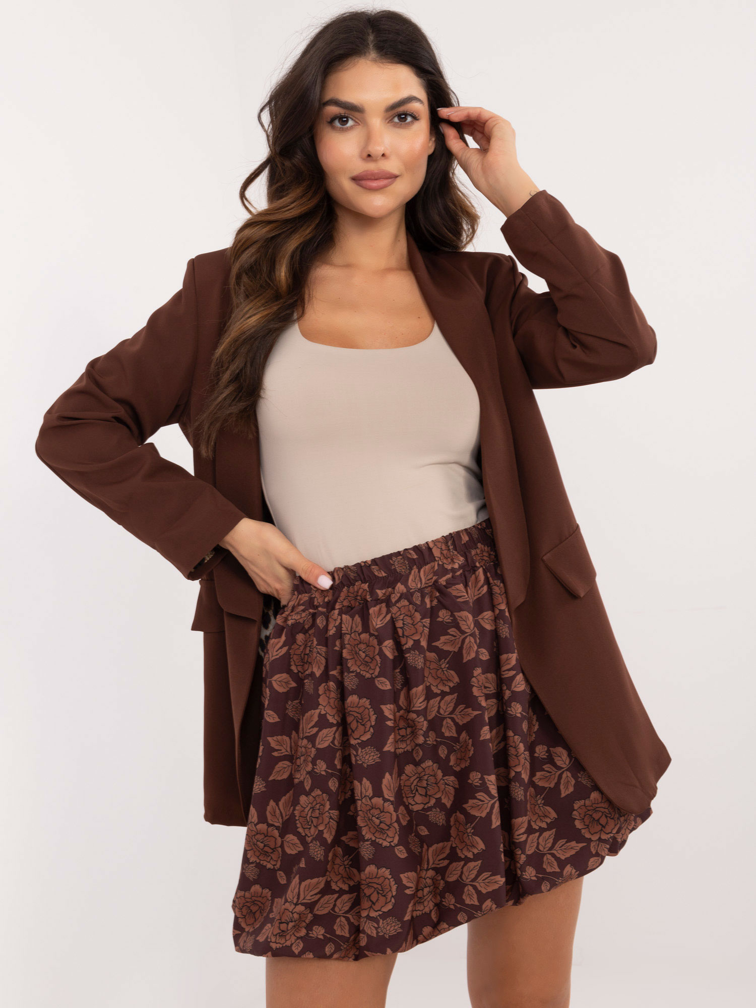 Hurtownia Brązowa mini spódnica we wzory