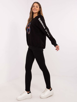 Hurt Czarny dresowy komplet damski z naszywkami