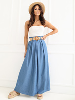 Blaue Maxi-Rock für den Sommer.