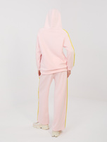 Pastelowy różowy komplet z kontrastowymi lampasami RUE PARIS 