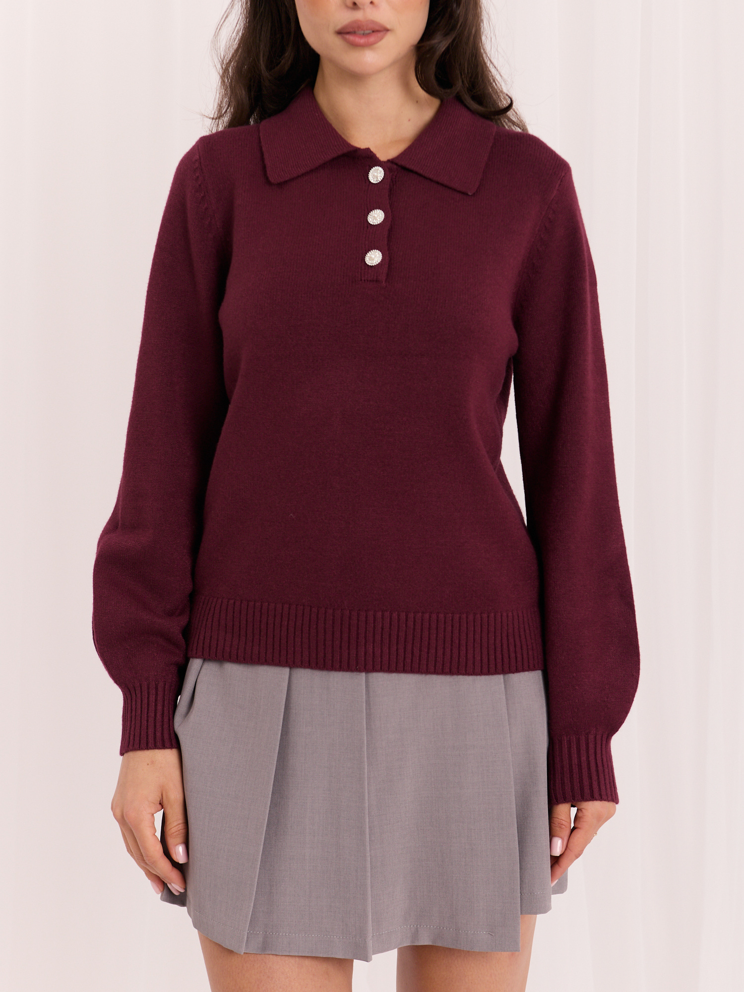 Bordowy damski sweter polo z guzikami przy dekolcie