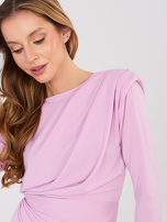 Liliowa elegancka sukienka z rozcięciem RUE PARIS