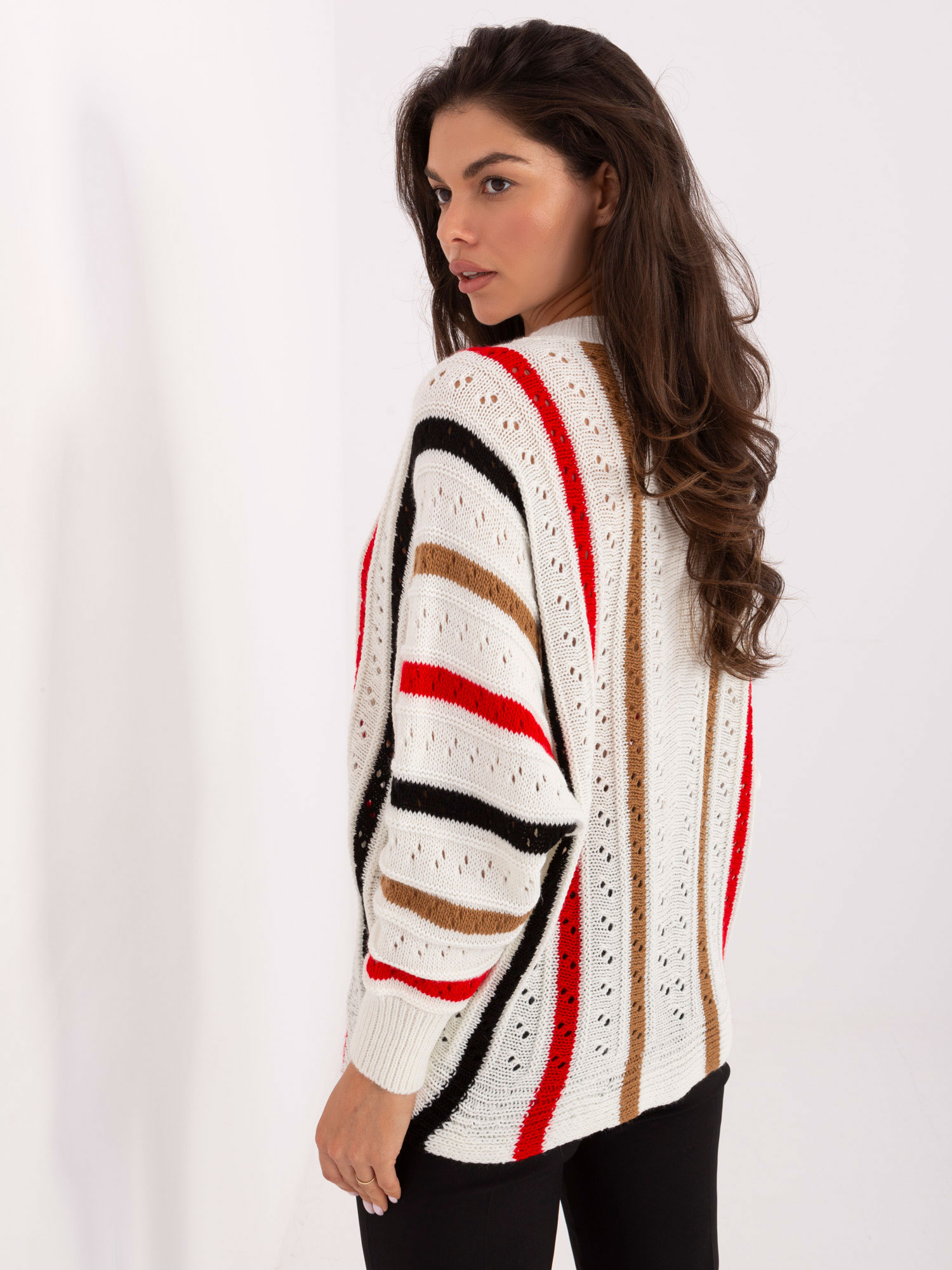 Sweter ecru