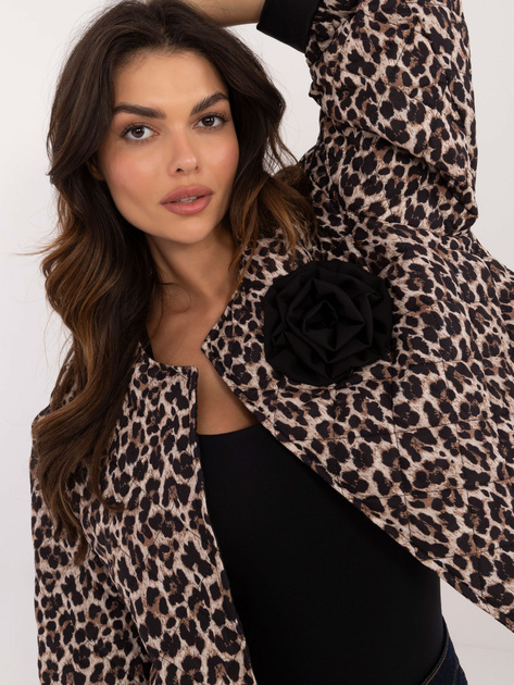 Hurtownia Beżowo-czarna kurtka przejściowa z ozdobną broszką