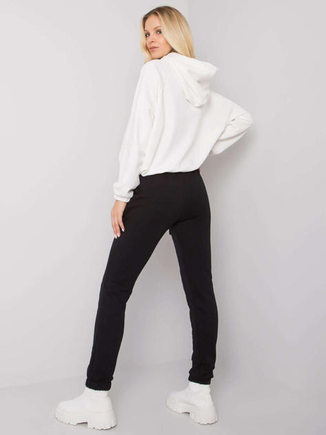 Ecru-czarny komplet z naszywką Danielle