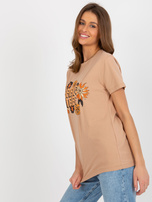 Hurtownia Camelowy damski t-shirt z nadrukiem i napisem