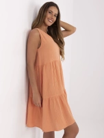 Brzoskwiniowa muślinowa sukienka z dekoltem V SUBLEVEL