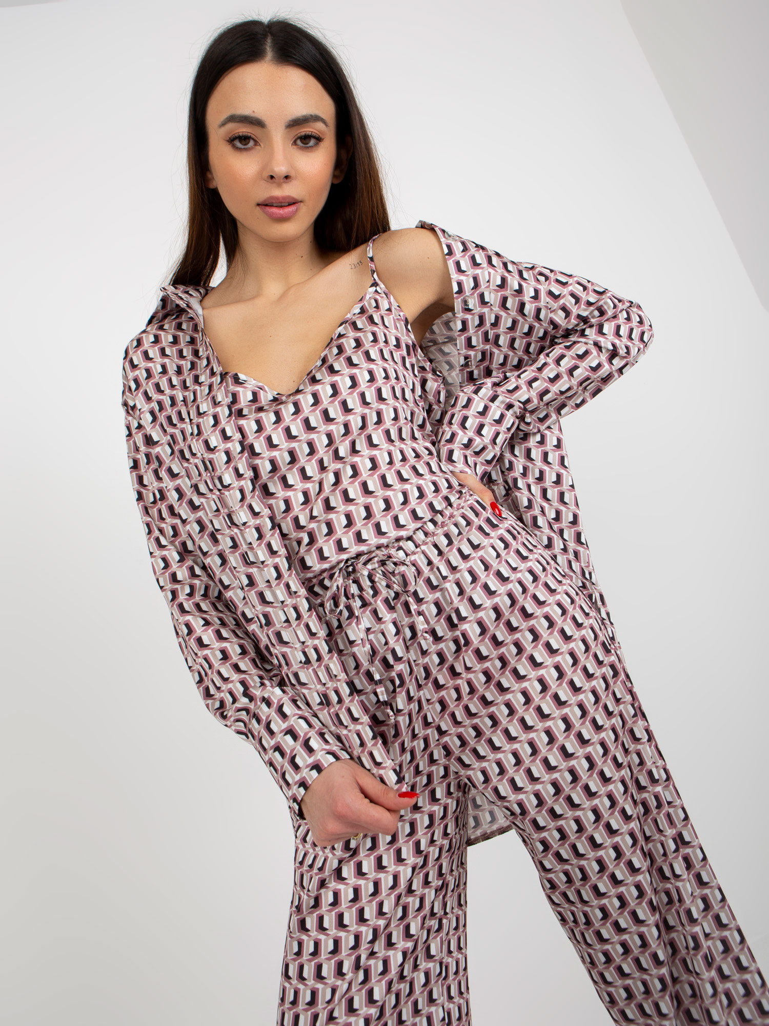 Beżowo-różowy trzyczęściowy komplet elegancki z topem