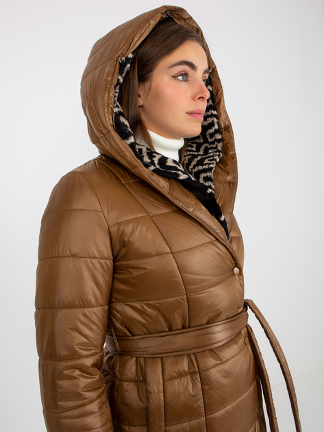 Hurtownia Camelowa pikowana kurtka przejściowa z paskiem