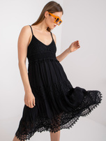 Czarna rozkloszowana sukienka na ramiączkach z koronką OCH BELLA