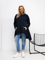 Tmavomodrá bavlněná blůza plus size s kapsami.