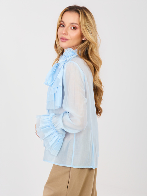 Jasnoniebieska elegancka koszula z żabotem