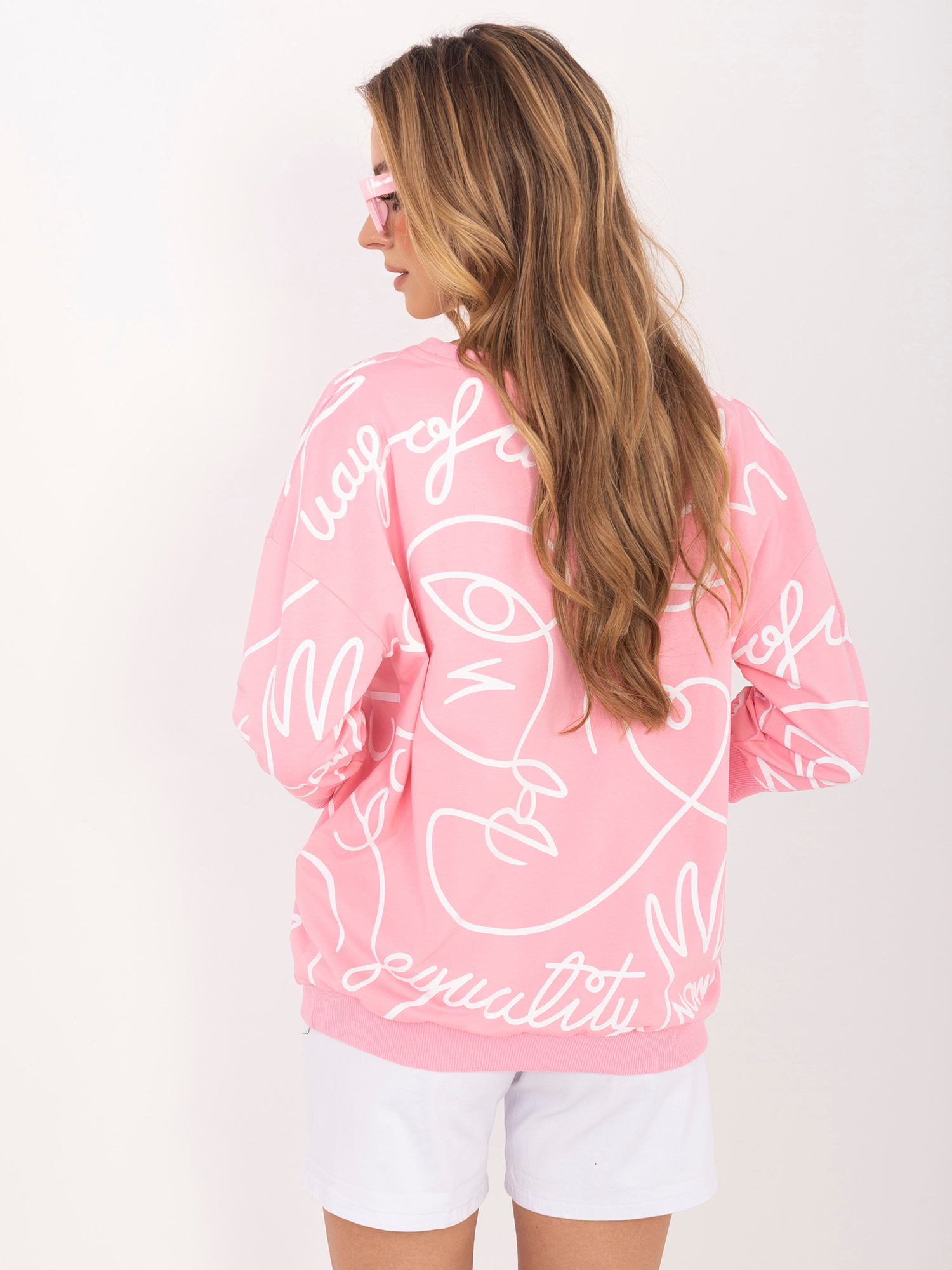 Jasnoróżowa bluzka z abstrakcyjnym nadrukiem RUE PARIS 