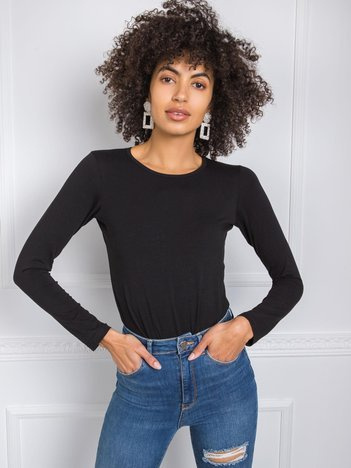 Schwarzes Basic-Shirt.