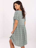 Pistacjowa rozkloszowana sukienka z printem SUBLEVEL