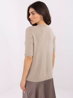 Beige Basic-Pullover aus weichem Strick.