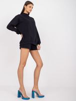 Navy blue basic sweatshirt made of cotton.