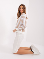 Hurt beige-ecru casual basic set with a loose blouse.