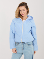 Jasnoniebieska kurtka z kwiatowym pikowaniem RUE PARIS 