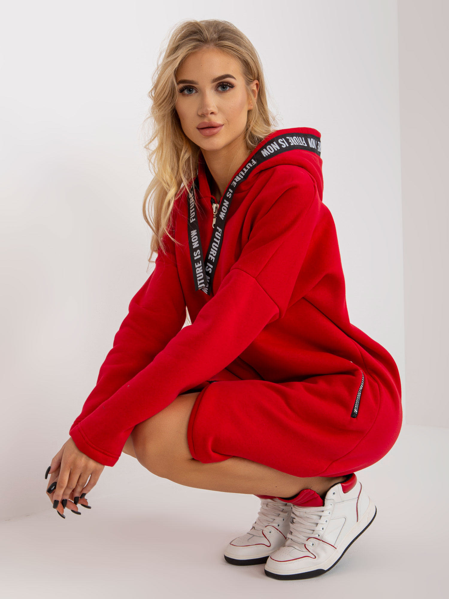 Czerwona długa dresowa bluza rozpinana oversize