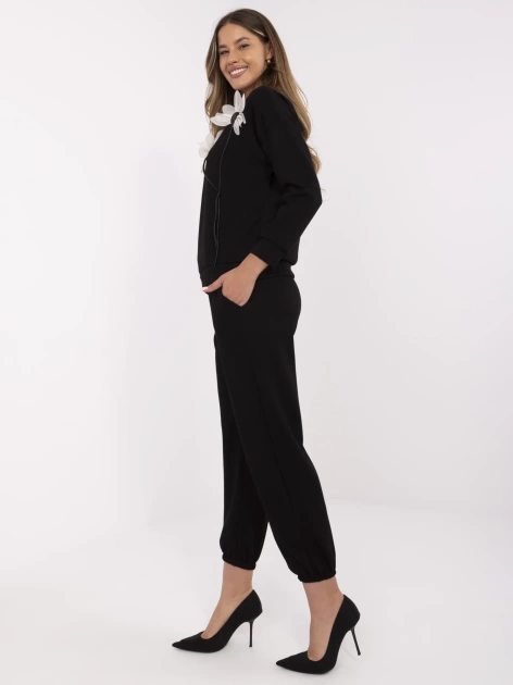 Czarny przyjemny w dotyku komplet damski